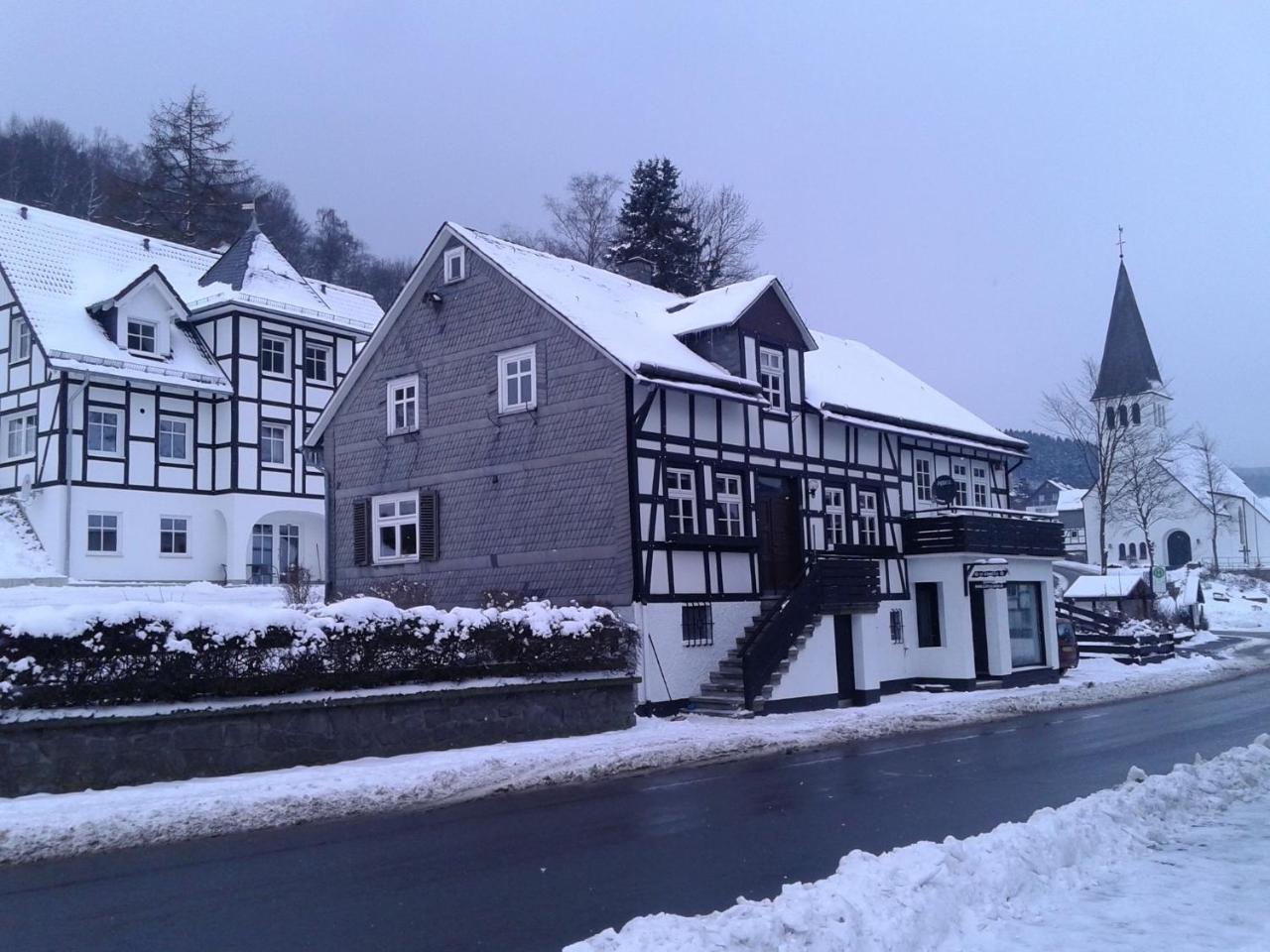 Cozy Holiday Home With Wifi In Hochsauerland Elpe Екстер'єр фото